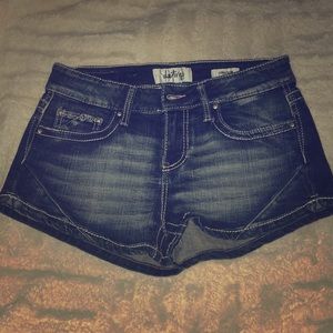 Buckle Capricorn 27 shorts